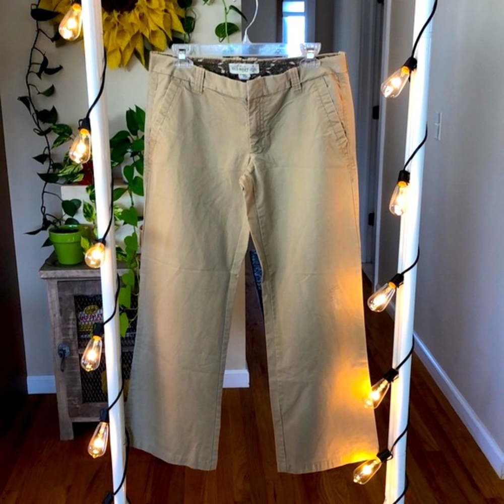 OLD NAVY KHAKI SIZE 6 PANTS